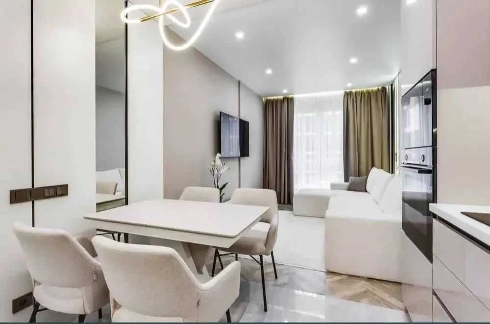 Двустаен имот в кв.Оборище