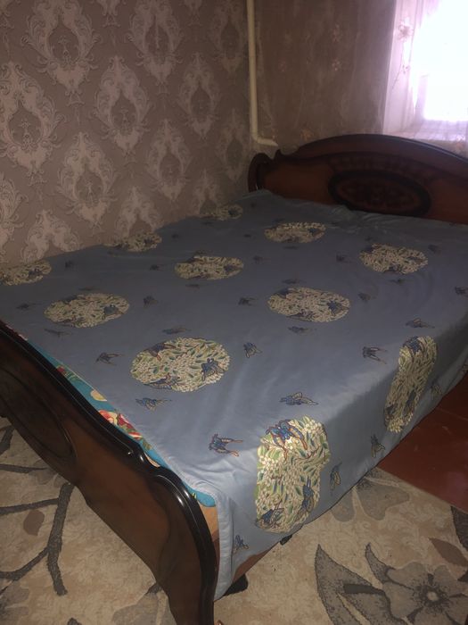 Продаю спальный гарнитур