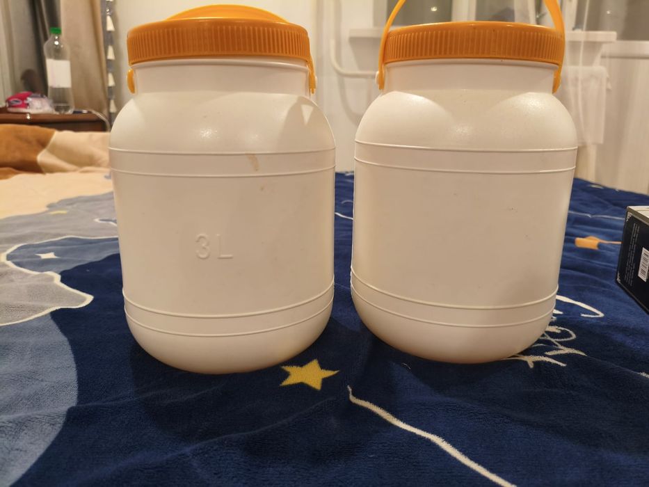 Банки 3 л. Пластиковые