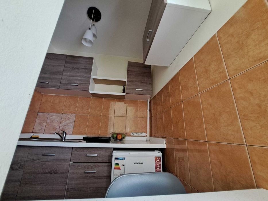 Dau in chirie apartament cu 1 camera decomandat zona UMF