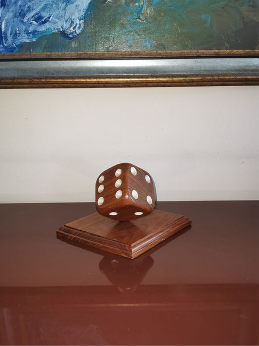 Фигура дървена ЗАРЧЕ масив орех кафява голяма дървена скулптура декор