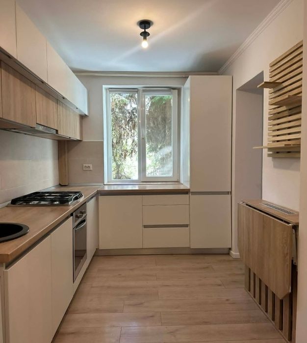 Închiriez apartament cu 2 camere in  zona semicentrală