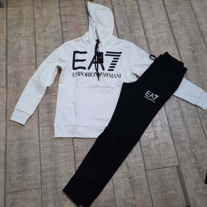 Trening armani și Hugo