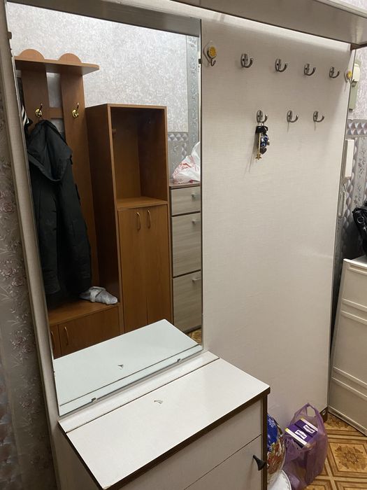 Прихожая бесплатно самовывоз в центре