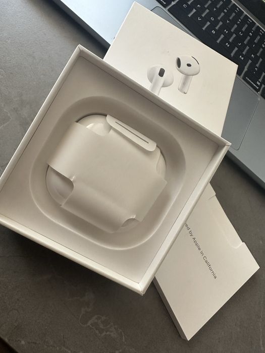 Airpods 4 with ANC