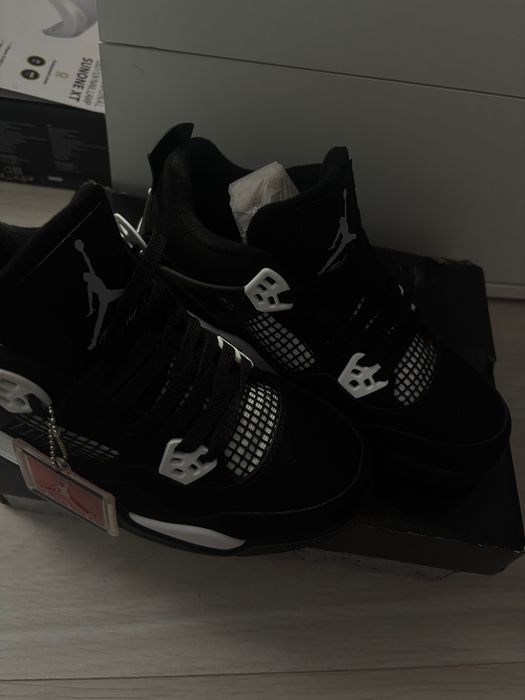 adidasi jordan 4 white thunder marimea 39