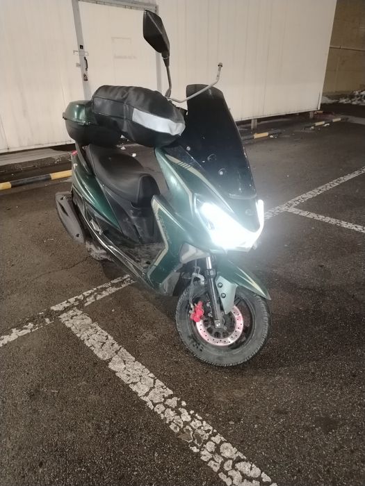 Мопед макси        .