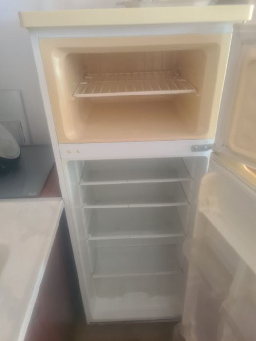 Хладилник с камера Канди