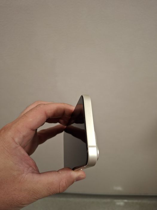 Vand iPhone 14 128 GB impecabil