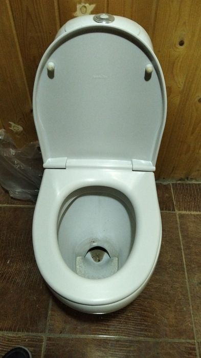 Продам унитаз ,чистые.