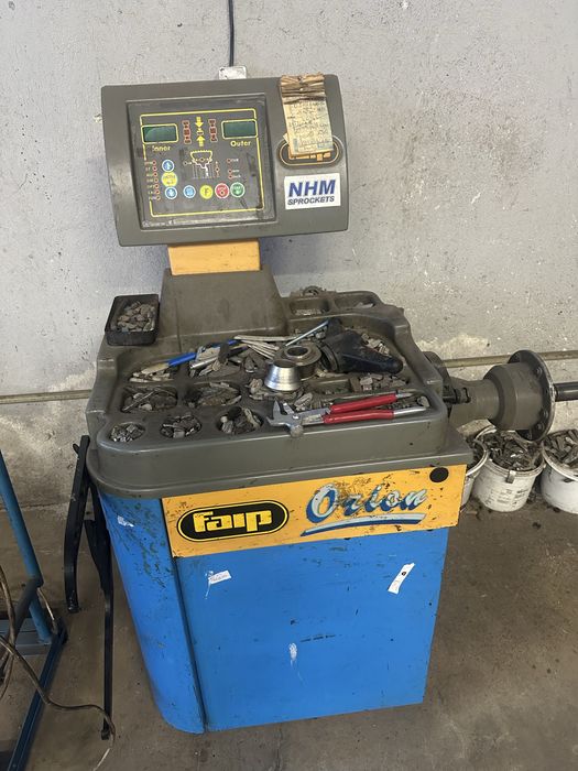 Баланс и Демонтажна машина