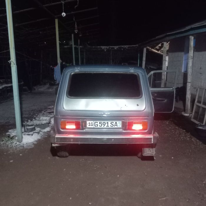 Niva yaxshi xolatda srochna sotiladi