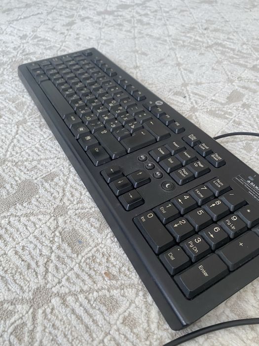 Монитор + клавиатура в подарок