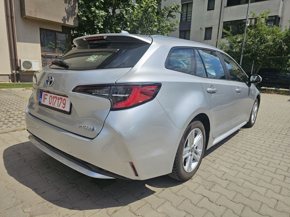 Toyota Corolla 1.8 Hybrid 122 de cai 2022 echipare Business, Distronic