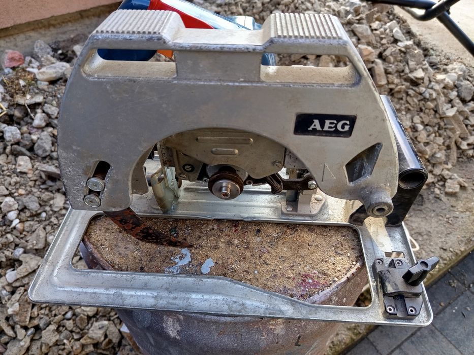 Fierăstrău circular de mina AEG