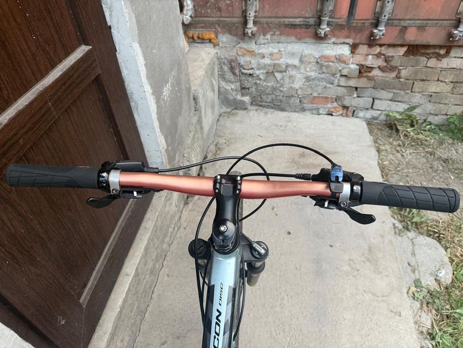 Продам горный велосипед Giant Rincon Disc 2021