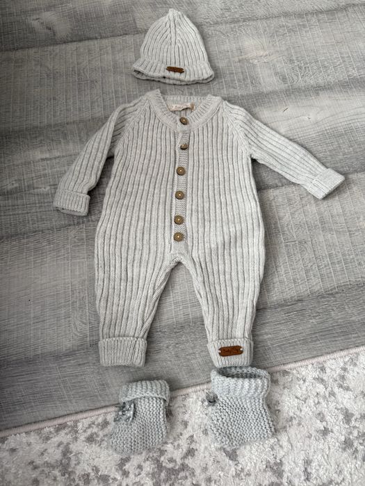 Продам вязаный костюм