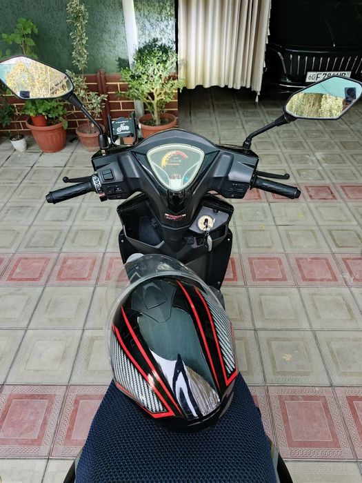 Benzinli skuter srochna sotiladi!!!