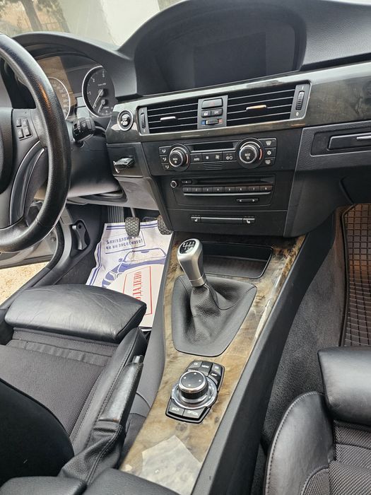 Табло със къп холдери и навигация бмв е90 е91 е92 tablo cup holder