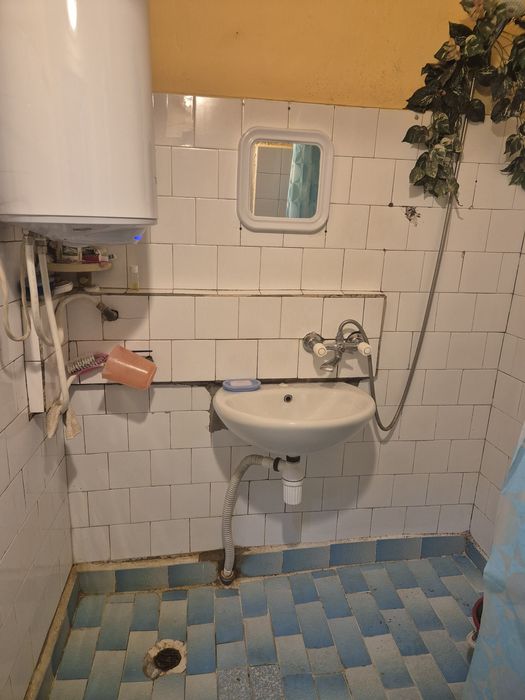 Дава се под наем Тристаен апартамент в Плевен, Сторгозия - 40 кв.м за 199.41 € - Снимка #5