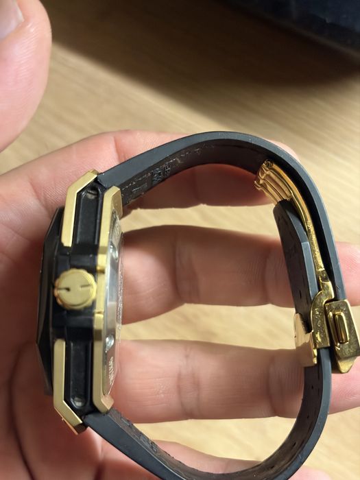 Ceas Hublott cu curea din silicon cu piele intoarsa