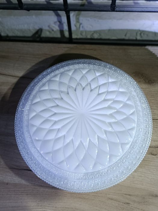 Люстры потолочные
