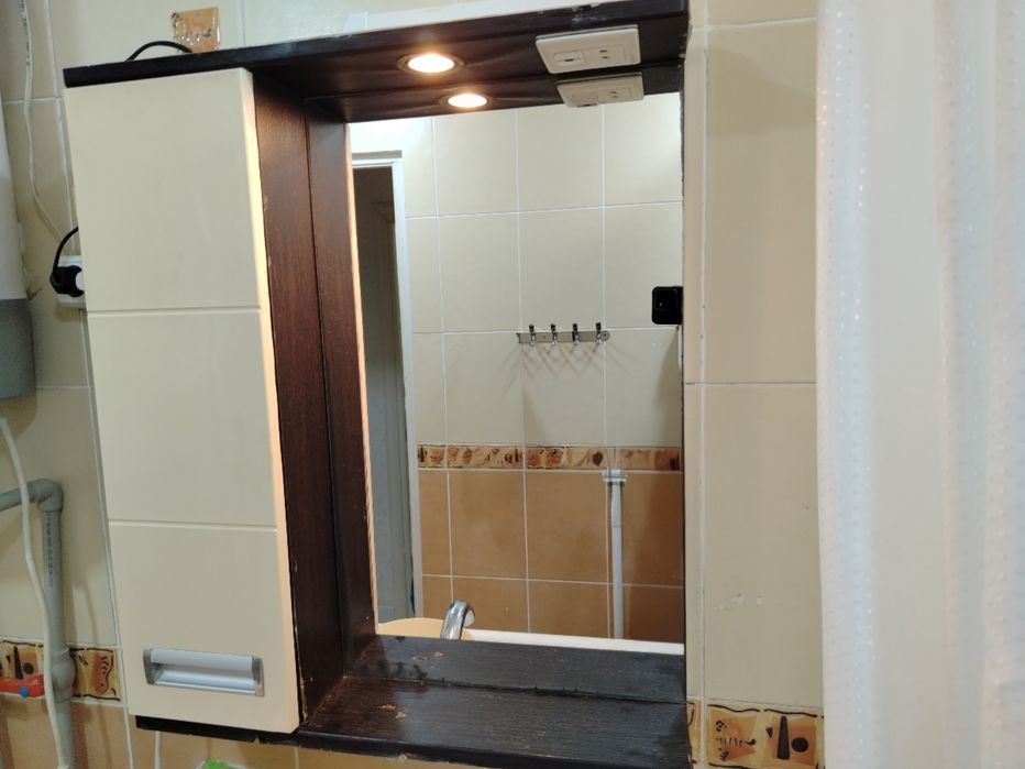 Продам зеркала шкаф