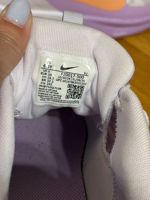 Оригинални маратонки Nike Sonic Fly (Размер 39 / 24.5 см) – Като нови