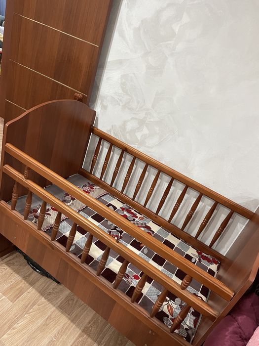 Детская кроватка