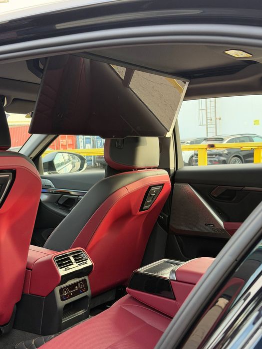 BMW i5 40L 2025 v nalichii