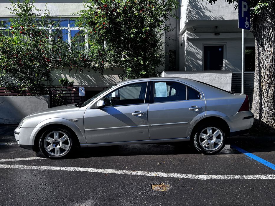 Ford Mondeo MK3 Masina de familie (GHIA)