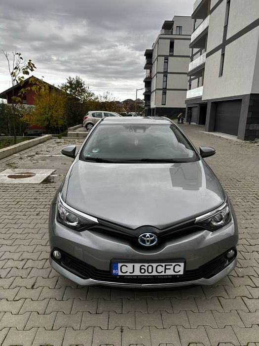 Toyota Auris 2017 - inchiriar Bolt/ Uber sau vanzare ( pret 9.000 € )