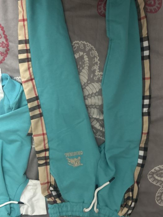 Костюм Burberry детский 9-10 лет новый