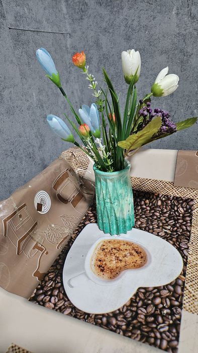 Гипсовые ручные вазы