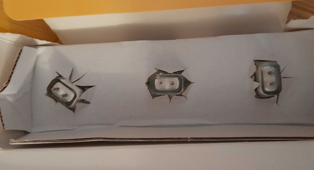 Becuri halogen - set de 4 bucati.