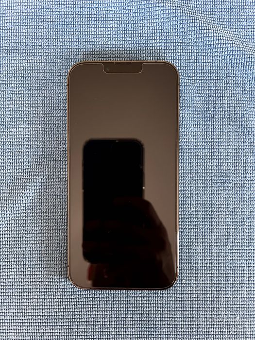 iPhone 13 Pro 256GB Graphite + 11 кейса