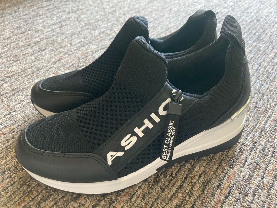 Pantofi sport/Sneakerși cu platforma, marimea 37