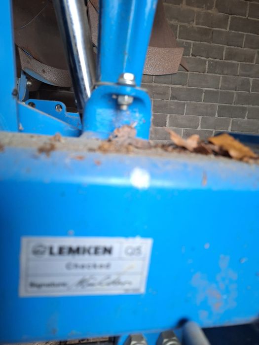 Vând plug lemken nou