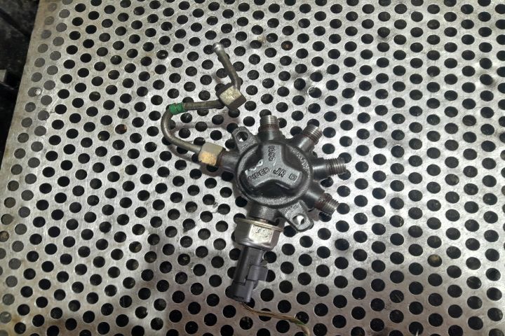 Rampa injectoare 8200584034 / H8200334367 8200584034 / H8200334367 Da