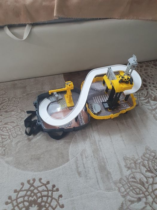 Продам игрушку Конструктор Баскпарк