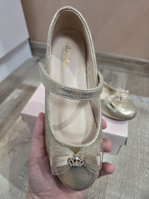 Златисти балеринки Nelli Blu