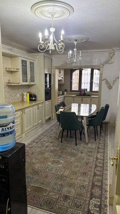 Шох мед метро Ойбек Банковская 5/6/9 квартира продаётся