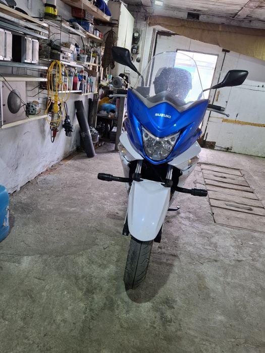 Мотоцикл сузуки дорожный