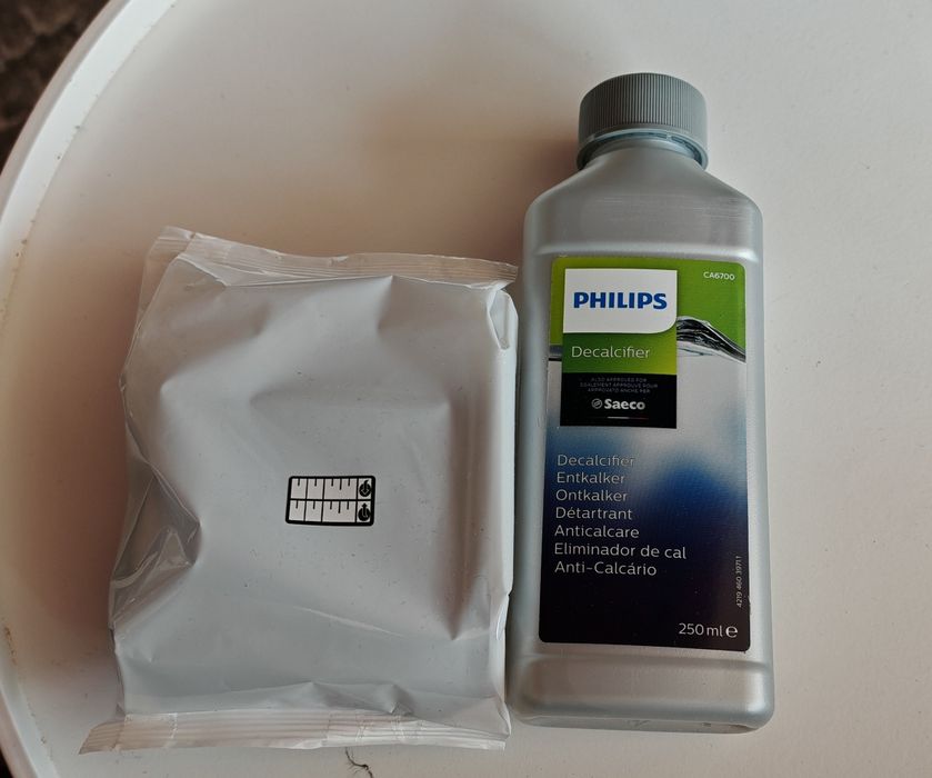 Комплект филтър и течност за декалцификация кафе автомат Philips