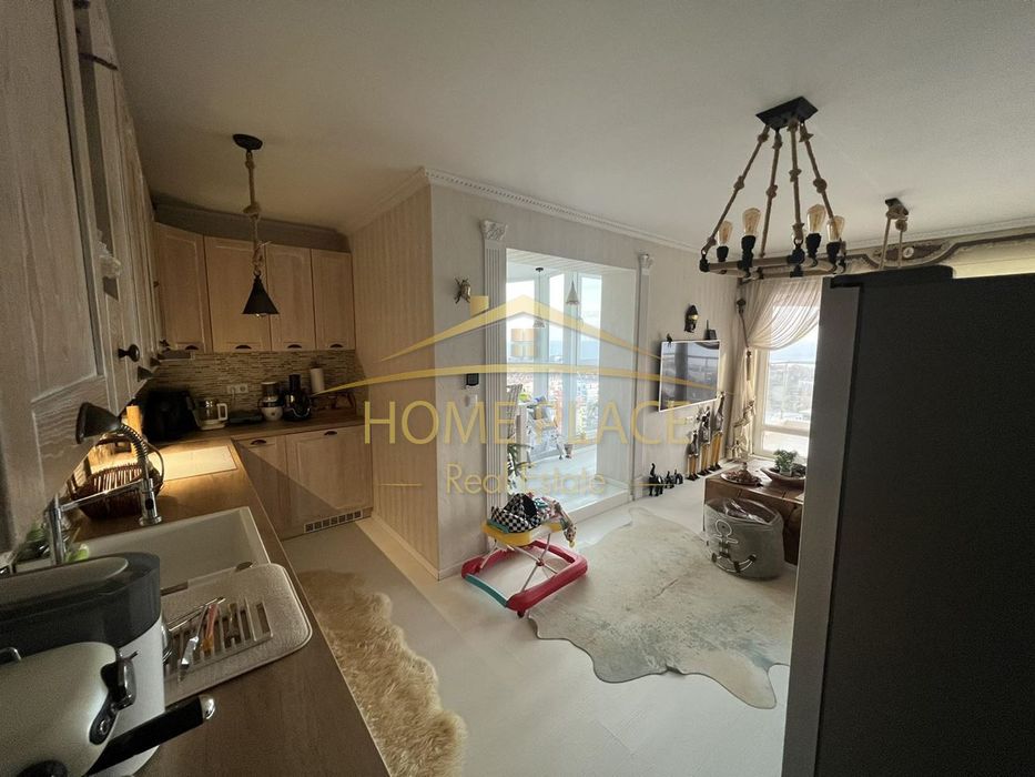 Четиристаен апартамент за продажба в м-т Акчелар