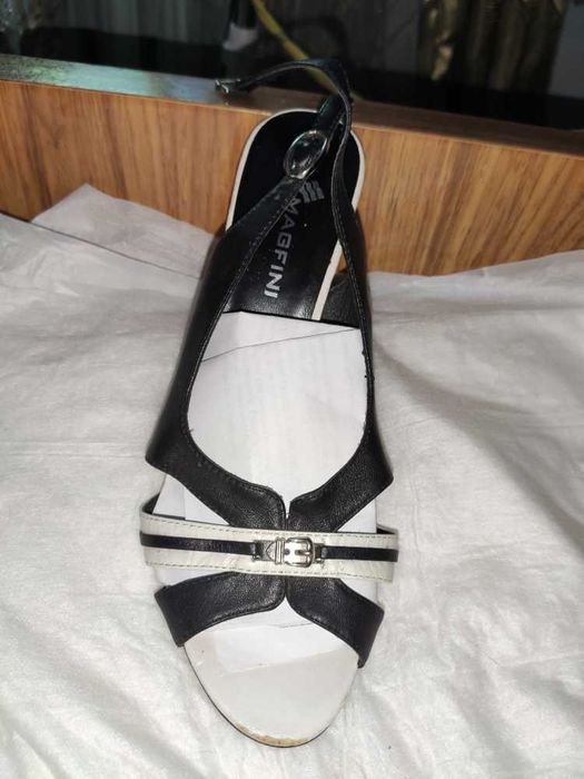 Продается - женская обувь