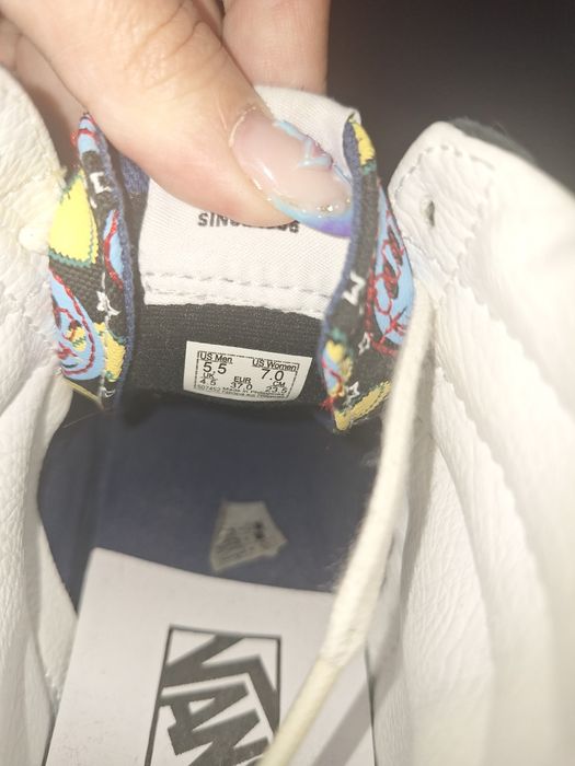 Чисто нови кецове на Vans