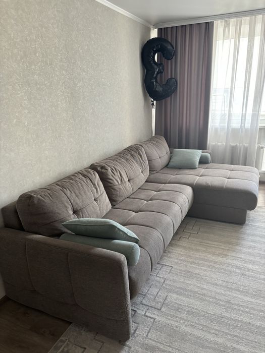Продам диван б/у 3 метра (есть атаманка)