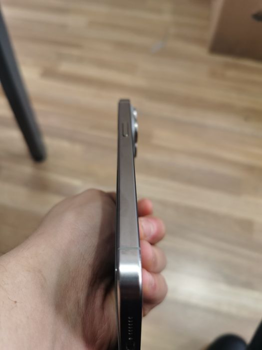 Продам Айфон 15 про макс