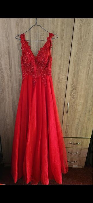 Бална рокля червена